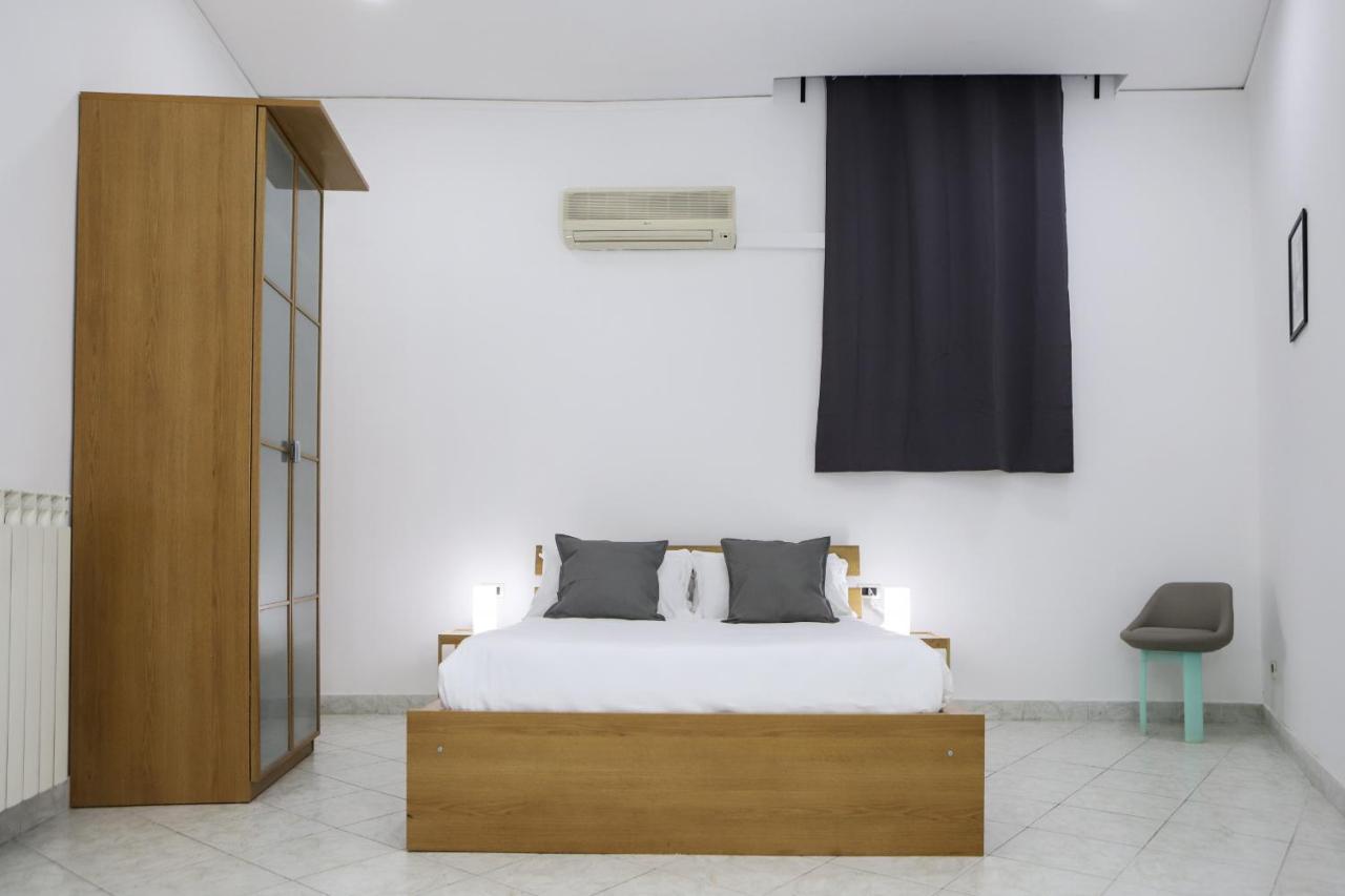 Modern Apartment At Piazza Del Gesu' By Wonderful Italy Napels Buitenkant foto